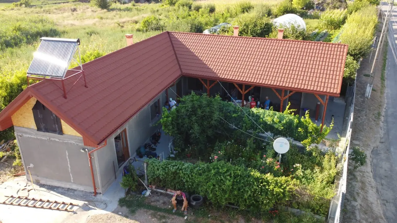 Acoperiș cu țiglă metalică BILKA montat de Novatigla în Constanța