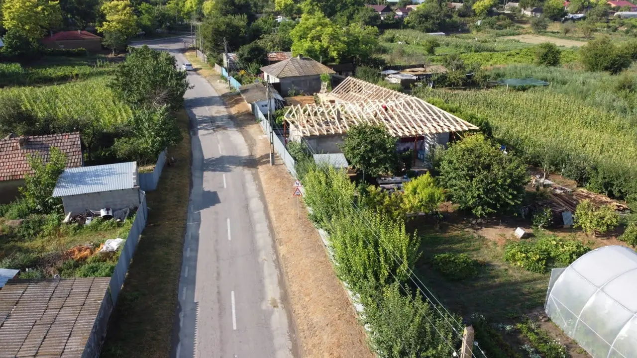 Semne că acoperișul are probleme: ce vezi din casă și ce vezi de afară
